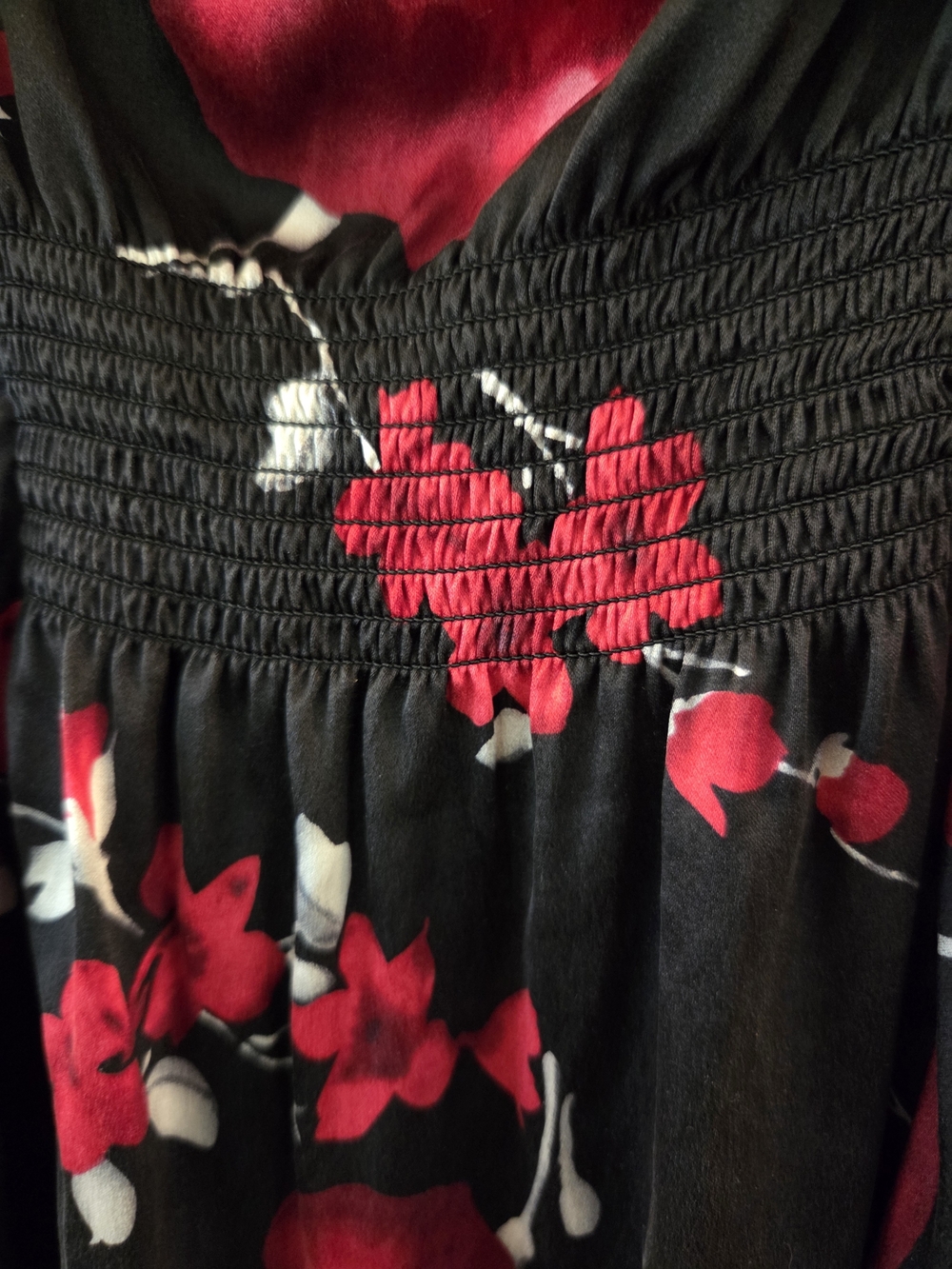 Vintage White House Black Market Black & Red Floral Silk-Blend Chamise - Size S - Picture 6 of 8
